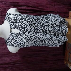 IMNYC Sleeveless Top Size Medium